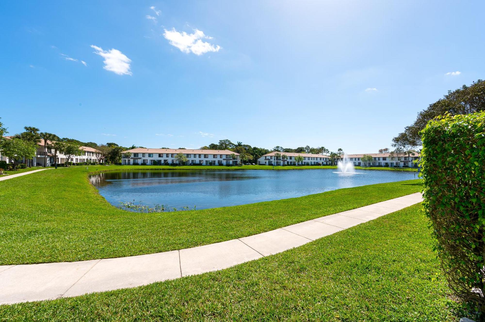 Newly Renovated Townhome With King Bed Delray Beach Zewnętrze zdjęcie